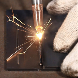Wasserflaschen-Handheld-Laser-Schweißmaschine 1000W 1500W 2000W