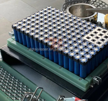 Canton Fair Promotion Fiberlaser-Schweißgeräte mit großer Bandbreite 6 Achsen für Quadrat Lithium-Batterie-Schweißen