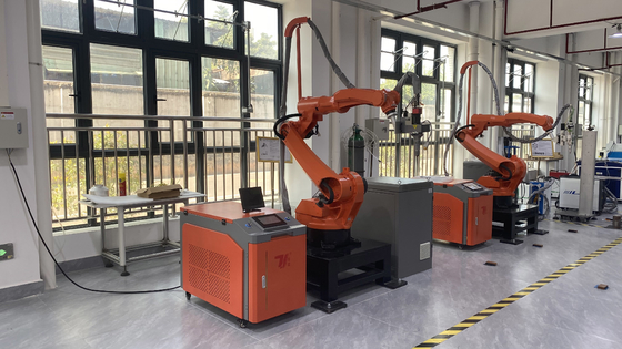 Automatische Schweißmaschine mit 6 Achsen-Roboterarm mit CE-Zertifizierung