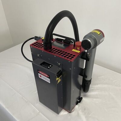 200W Rucksack-tragbare Pulsfaserlaserreinigungsmaschine zur Entfernung von Rost, Farbe und Öl